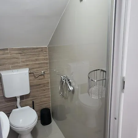 Apartmani-sobe-prenociste-sipski Kanal *
