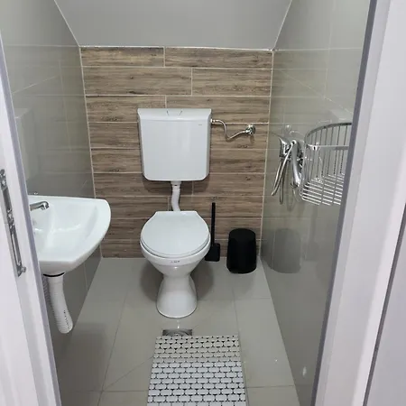 Apartmani-sobe-prenociste-sipski Kanal Guest house